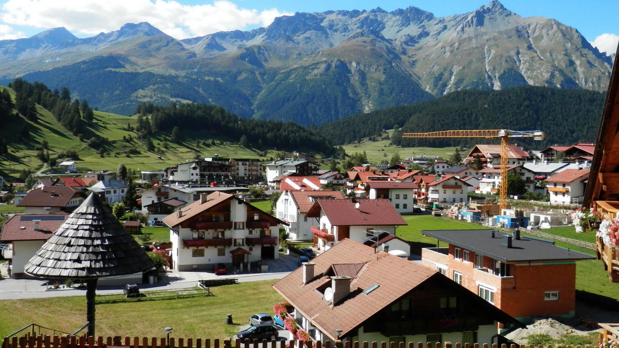 Collina Hotel Garni Nauders Kültér fotó