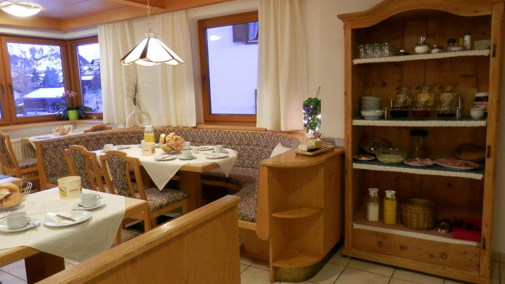 Collina Hotel Garni Nauders Kültér fotó