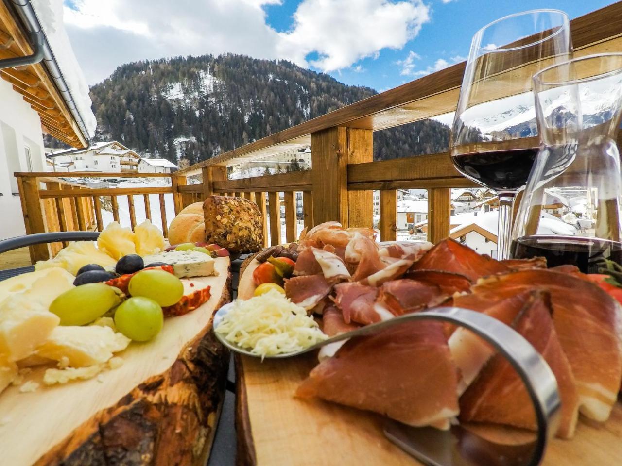 Collina Hotel Garni Nauders Kültér fotó