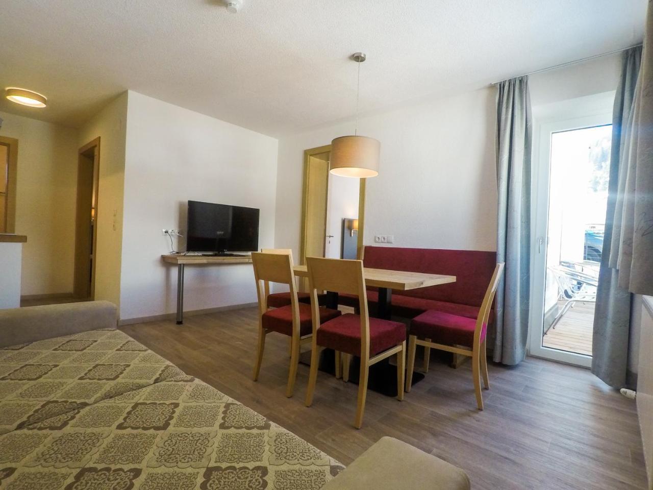 Collina Hotel Garni Nauders Kültér fotó