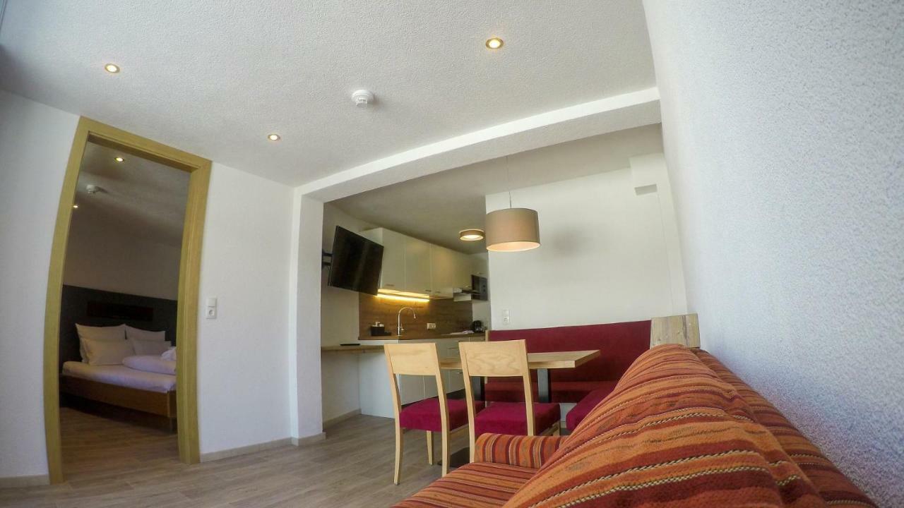 Collina Hotel Garni Nauders Kültér fotó