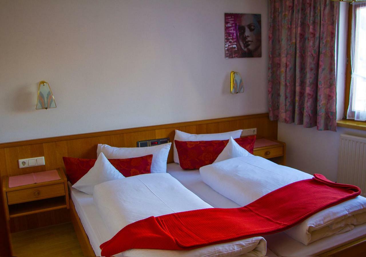 Collina Hotel Garni Nauders Kültér fotó